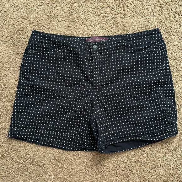 Women’s Gloria Vanderbilt casual shorts size 14 Blue and white - Picture 1 of 3